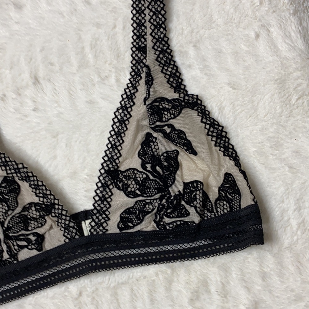 Free People Alia Black & Cream Bralette Medium NWT - Picture 3 of 10